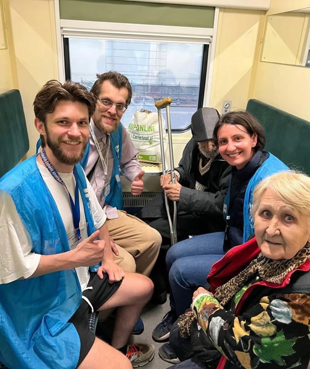 На Львівщину евакуювали ще 82 людини з Запоріжжя