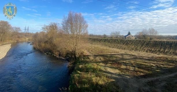 У Ралівці на Львівщині будують дамбу, що вбереже село від повені