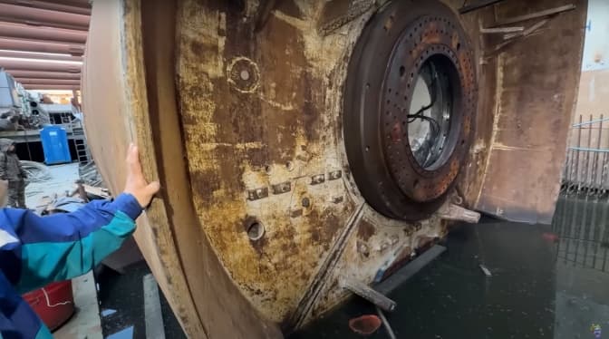 Розкрадене і затоплене. В мережі з'явились фото з недобудови метро на Виноградар