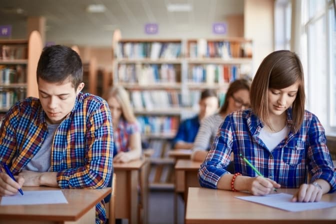 В Україні стартувала реєстрація на вступні випробування на бакалаврат. Як подати заяву