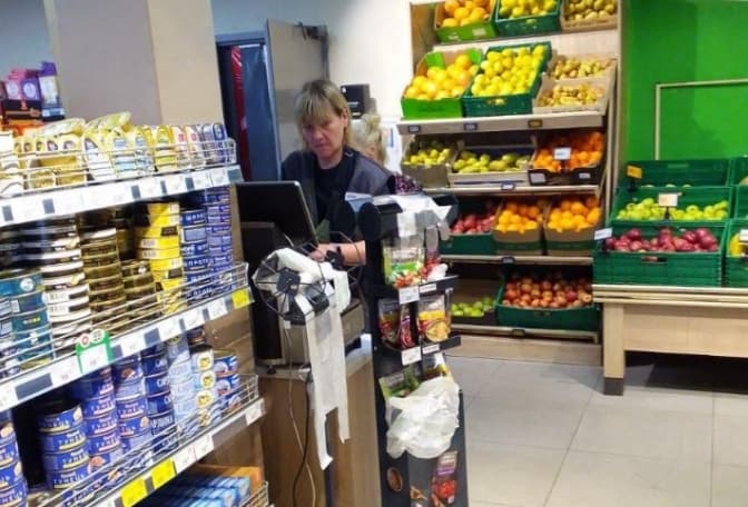 В Ірпені у супермаркеті "Фора" вбили кота: Керівницю звільнено, справою займається поліція