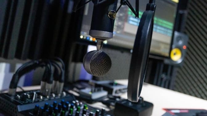 Хакери атакували українське радіо і поширили фейк про Зеленського