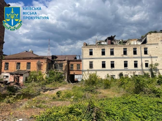 Суд наклав арешт на незаконно приватизовані пам’ятки на Подолі. Як у Києва повторно вкрали історичну забудову