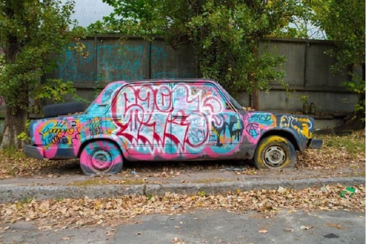 У Львові придумали, що будуть робити з покинутими авто