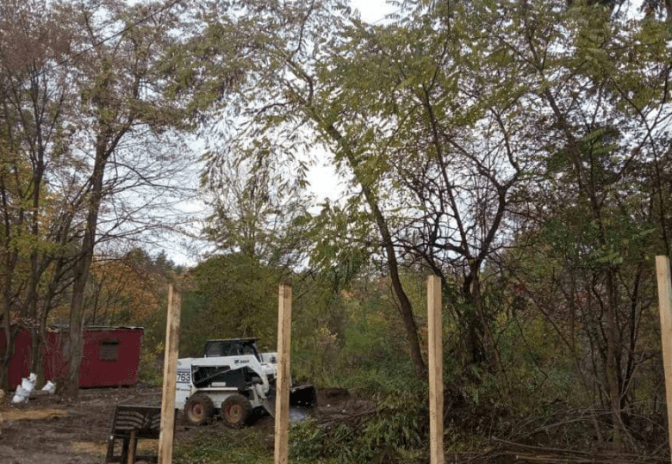 Недобудовану школу в Брюховичах планують знести. У місті заявили про рейдерство
