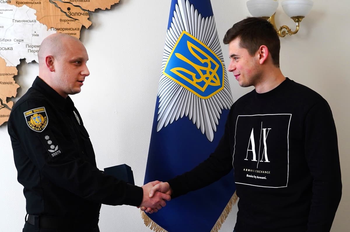 У Львові нагородили студента, який затримав нападника на жінок