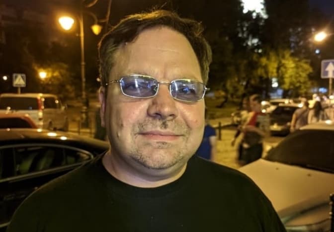 «Замість страху та паніки моя відповідальність полягає в тому, щоб бути в Україні», – американець про те, чому він не евакуюється у США