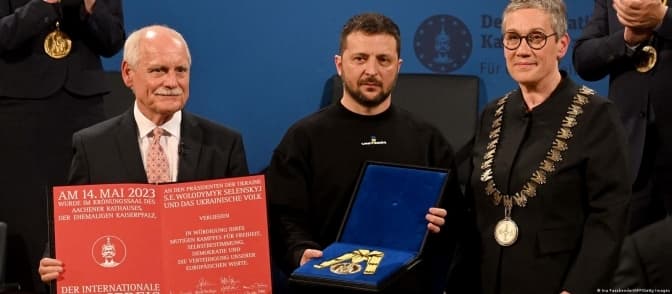 Зеленському та українському народу вручили премію Карла Великого