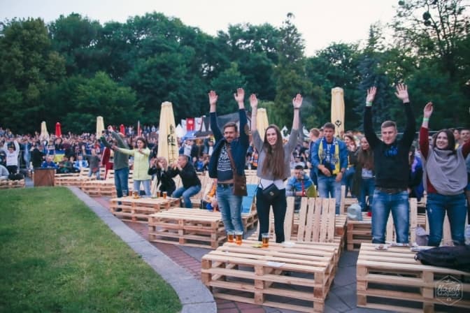 Сьогодні Україна зіграє перший матч Євро 2020. Де у Львові вболівати за збірну