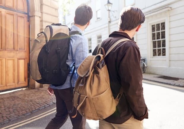 У ще двох містах на Львівщині заборонили поселяти чоловіків без довідки з військкомату