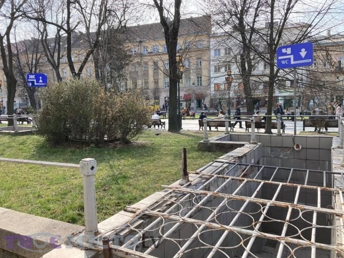 Підземна вбиральня на проспекті Свободи / Твоє місто