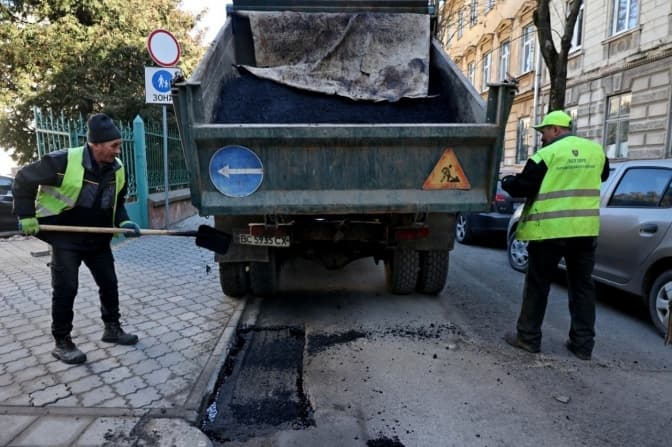 У Львові через ремонт обмежать рух на частині вулиці в центрі