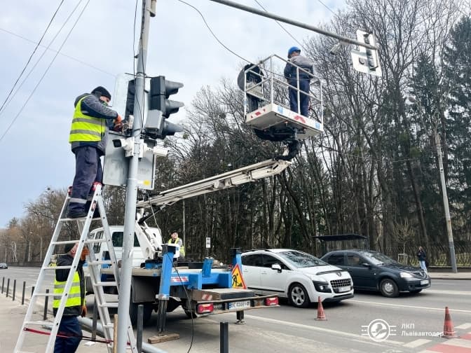Через ремонтні роботи на одному із перехресть Львова не працюють світлофори
