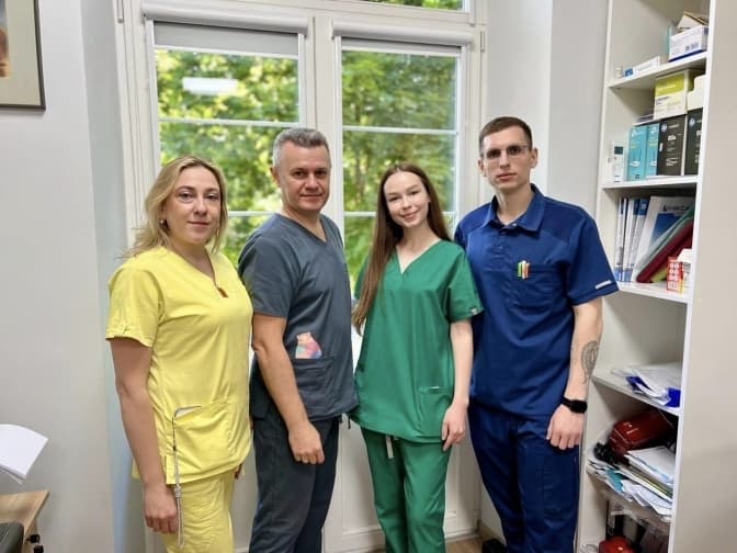 Львівські лікарі вилікували дівчинку з нетиповою формою кашлюку