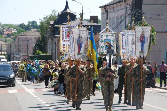 Загинув у бою з окупантами. На Львівщині попрощалися з підполковником Максимом Гребенником