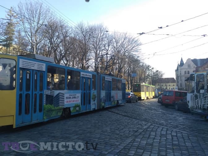 Ситуація на дорогах Львова: затор на Підвальній