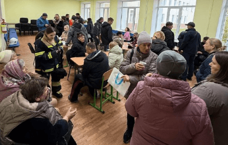 У Києві після нічної атаки росіян розгорнули штаби допомоги постраждалим мешканцям