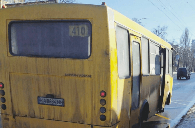 В Києві водій маршрутки ображав та грубив військовій з контузією