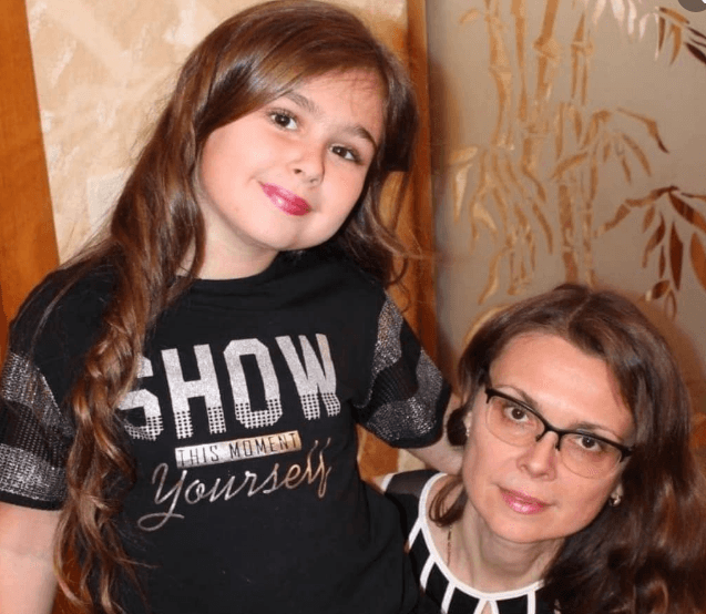 Студентка УКУ з донькою загинули через російську атаку по гіпермаркету в Харкові