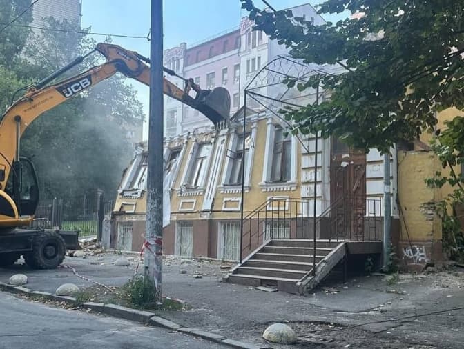 Верховний суд визнав законним знесення Садиби Зеленських в Києві