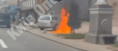 На Хрещатику під будівлею КМДА чоловік підпалив шини, його затримали