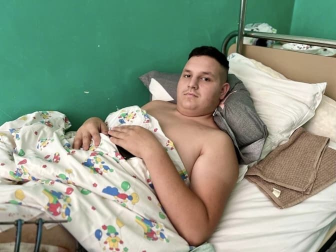 Львівські лікарі врятували 15-річного хлопця, який потрапив у ДТП