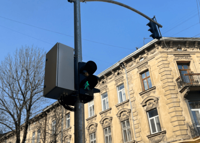 На одному з перехресть у Львові облаштували нові світлофори