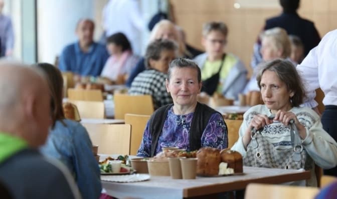 У Львові організували святкові заходи для людей у потребі на Великдень