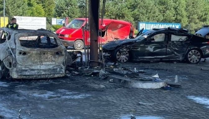 Поблизу Львова чоловік в’їхав в бензоколонку. Є постраждалі