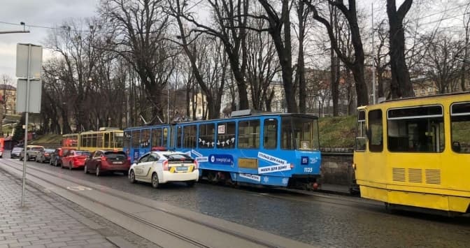 У центрі Львова сталася ДТП. Рух ускладнено