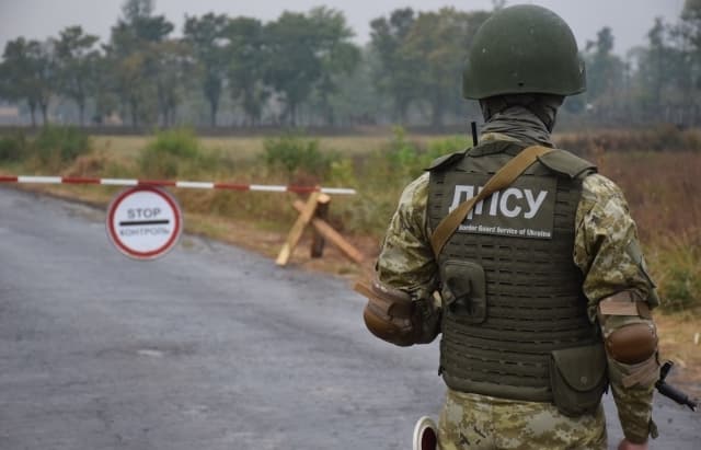 Підробляють документи, перепливають річку. Інтерв'ю з прикордонником про ухилянтів