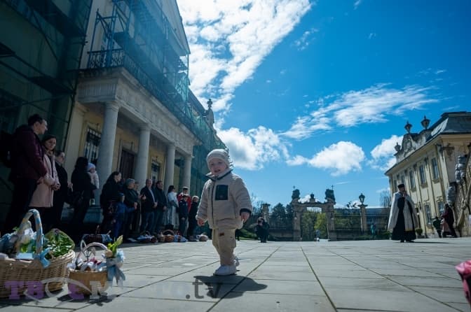 Як у Львові освячували великодні кошики. Фоторепортаж