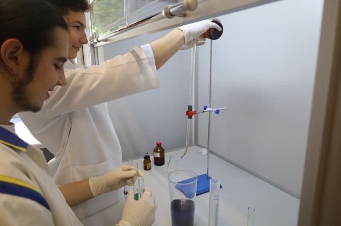 У Львові відкрили унікальну хімічну лабораторію