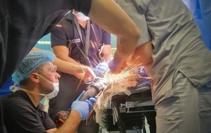 Рятувальникам у Львові вдалось вивільнити руку 3-річного хлопчика з м’ясорубки