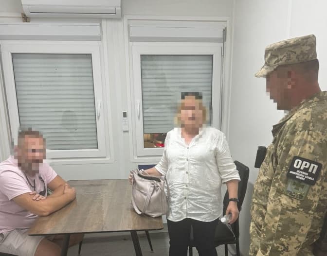 У пункті пропуску на Львівщині викрили псевдомолодят з різницею у 22 роки