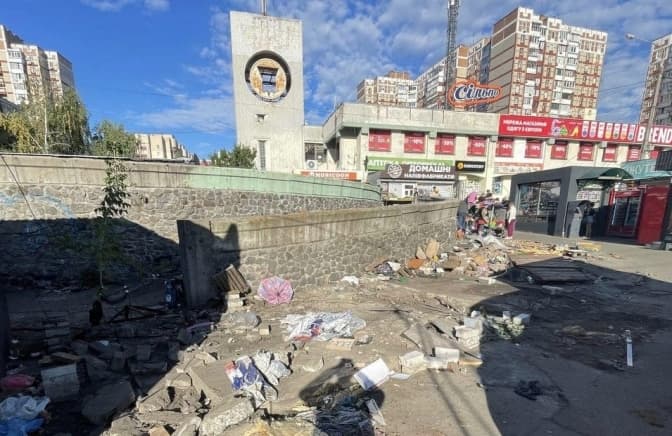 У Деснянському районі демонтували незаконні МАФи