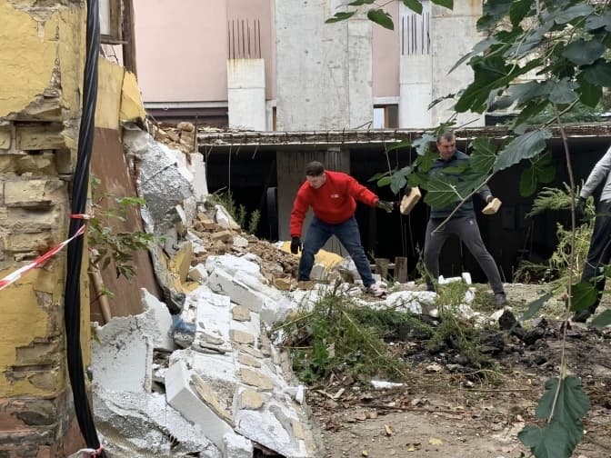 Садиба Зеленських. Хто прийшов на «толоку» з відновлення пам’ятки