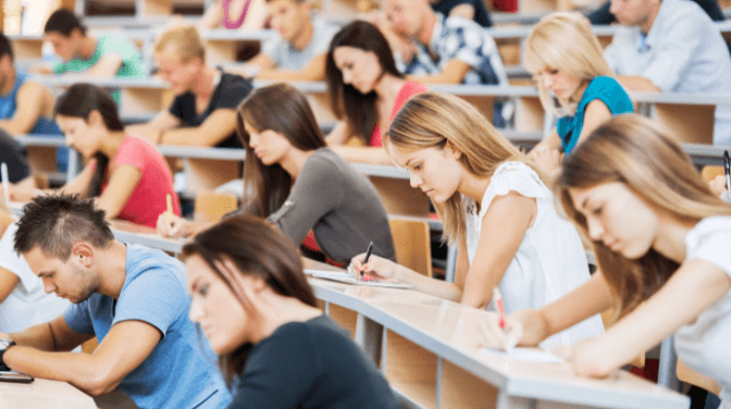 Скільки другоосвітників було у львівських університетах торік. Порівняння за останні чотири роки