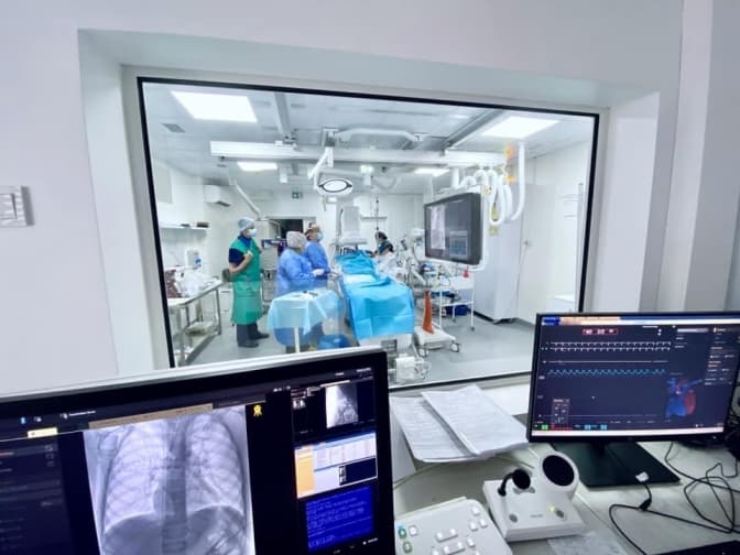 У Львові хлопчику зробили операцію на серце через міні-розтин