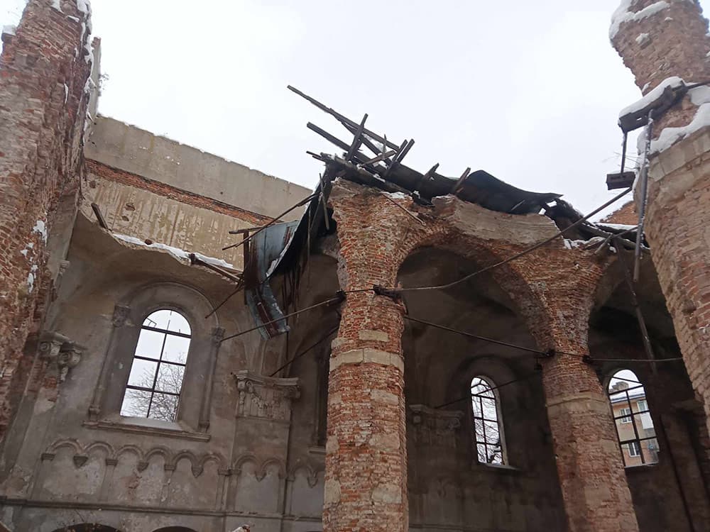 У Великій синагозі 18 століття в Бродах ще більше обвалився дах