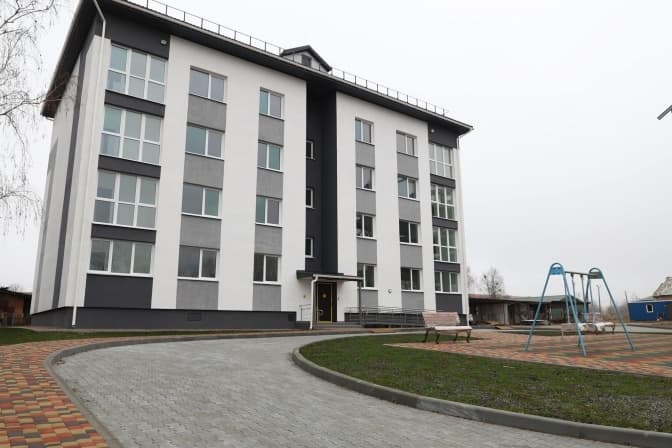 В Гостомелі відновили багатоквартирний будинок, зруйнований росіянами