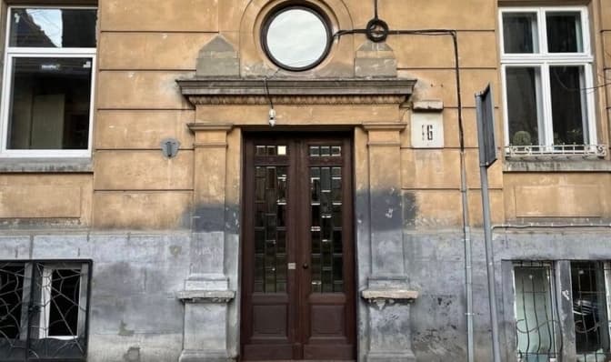 У Львові відновили будинок на вул. Кокорудза та повернули відреставровану історичну браму