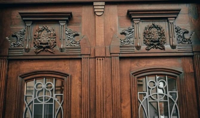 У Львові відреставрували сецесійну браму на Антоновича. Фото