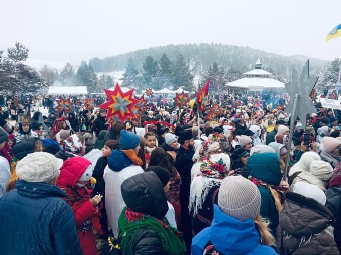 У громаді на Львівщині колядники з усієї України зібрали понад 3 млн грн для ЗСУ