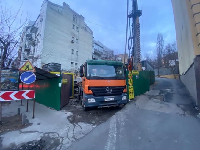 На місці знесеної садиби Лошевичів в центрі Києва відновили будівництво нового ЖК