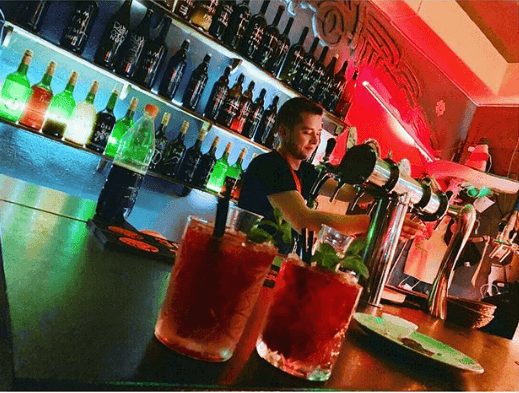 Після скорочення комендантської виторг київських барів зріс на 16%