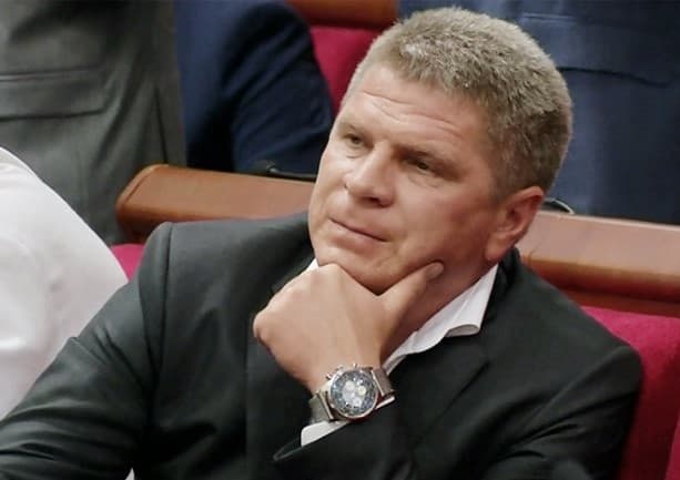 Ексдепутат міськради отримав підозру у самовільному захопленні і забудові ділянки в Києві