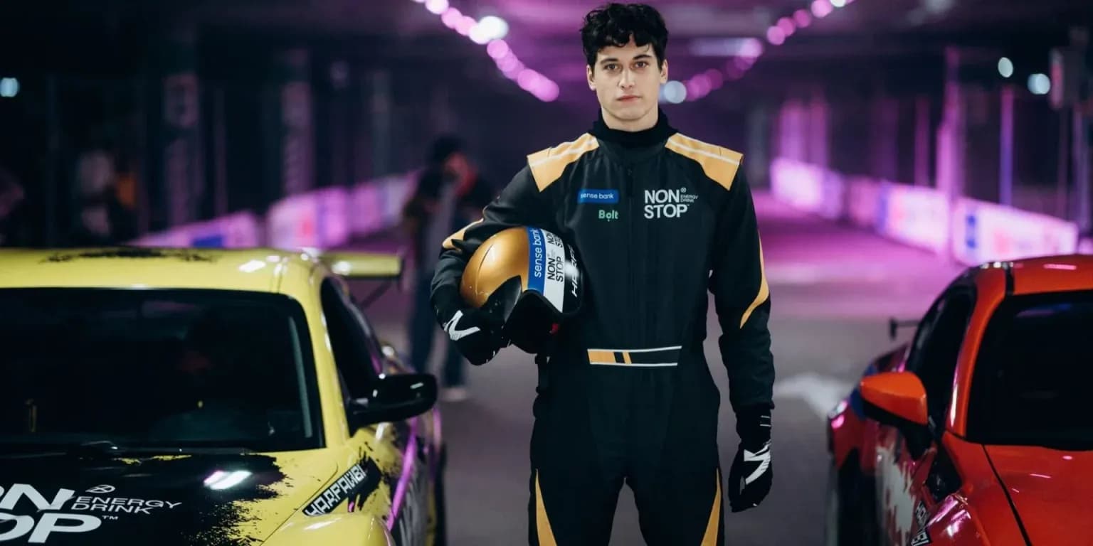 Головний герой стрічки - Іван Довженко