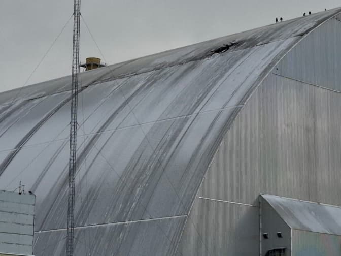 На Чорнобильській АЕС триває тління, залишається знеструмленою частина обладнання