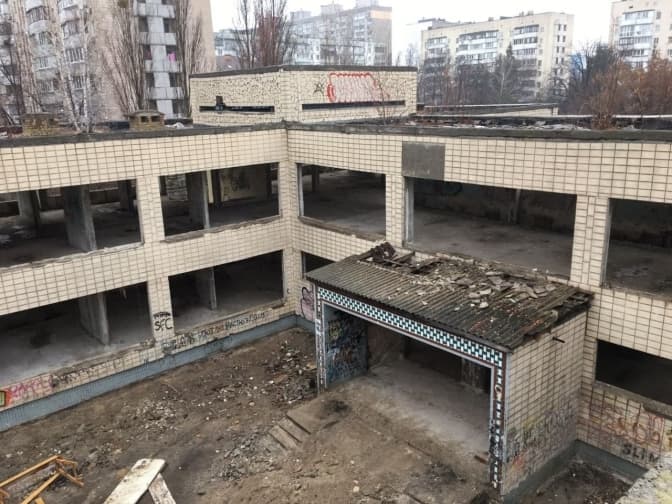 На Дарниці за 164 млн грн відбудують занедбаний дитсадок. Що не так із тендером